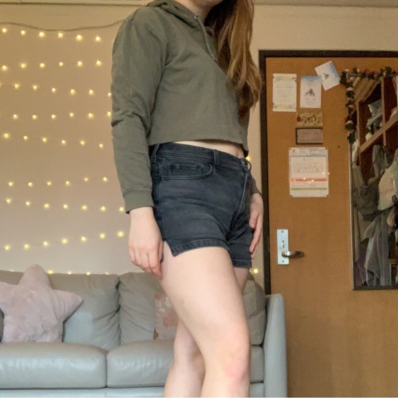 H&M Green Cropped Hoodie - Picture 2 of 5